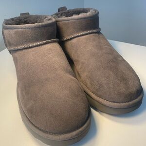 Ugg Classic ultra mini boot gray womans size 10
